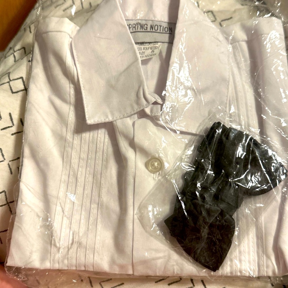 White button plus black bow tie (unopened)
